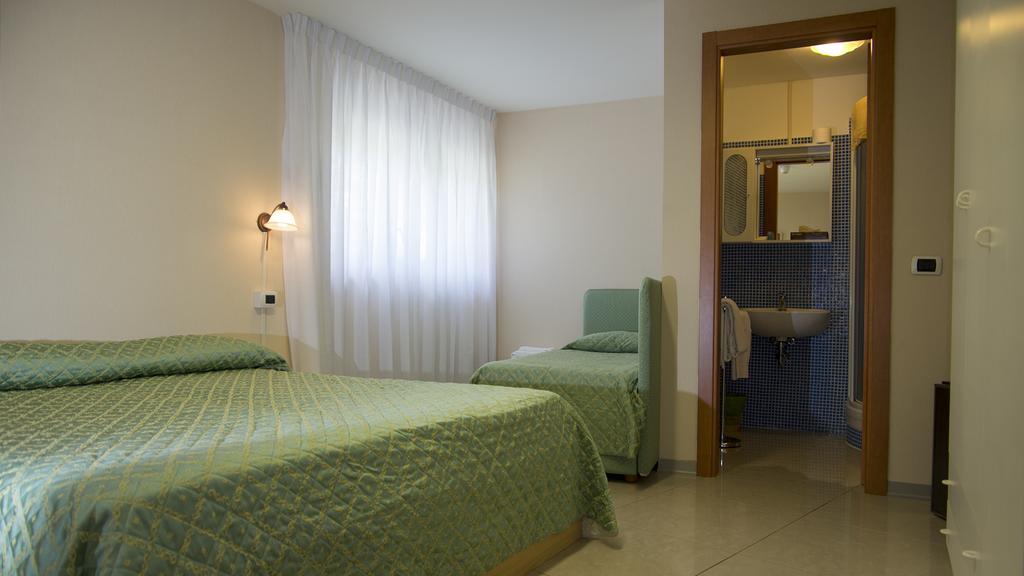 Hotel Cristallo Леричі Екстер'єр фото