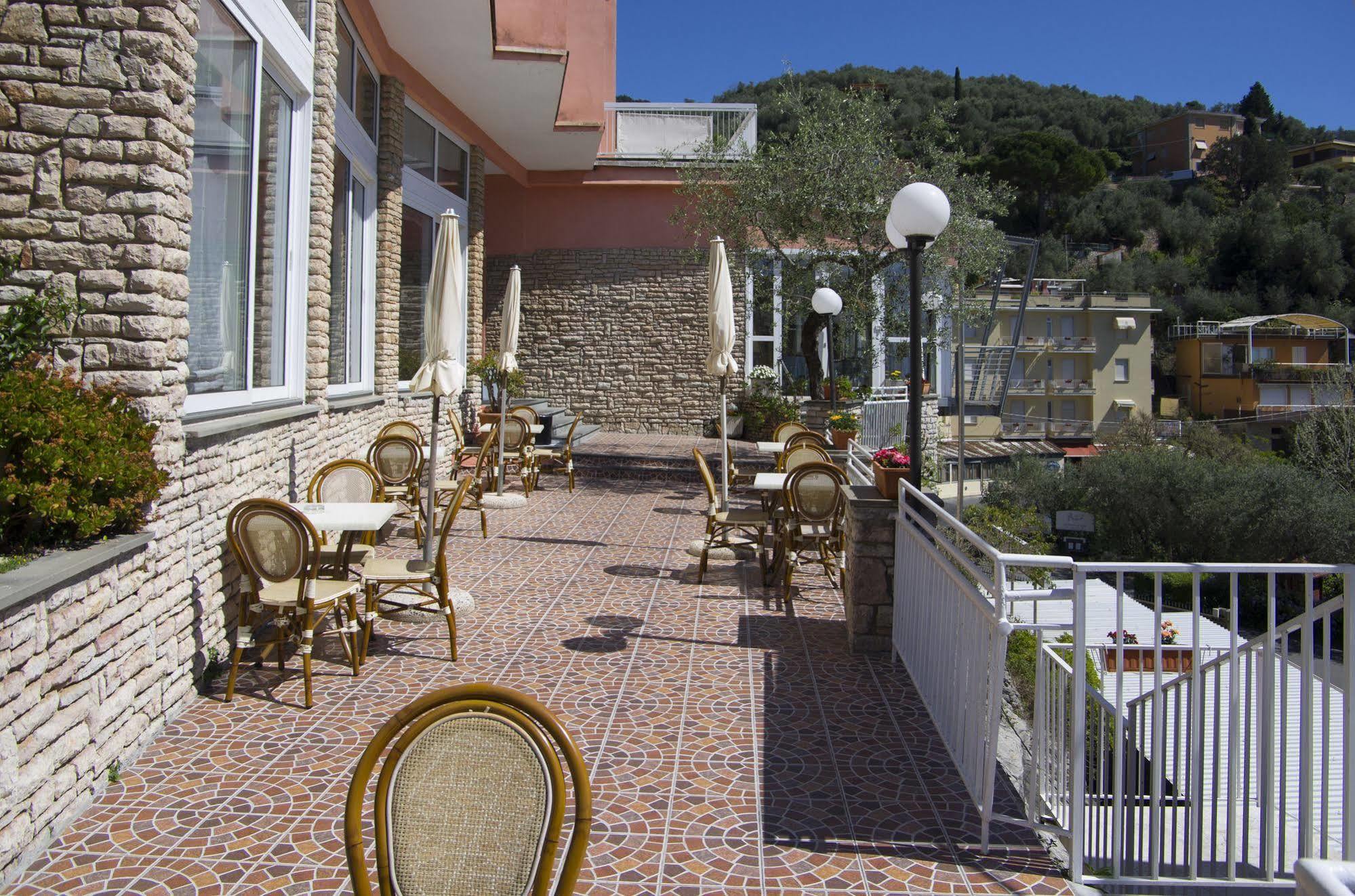 Hotel Cristallo Леричі Екстер'єр фото